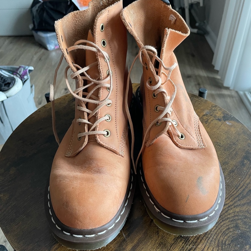 1460 VEG TAN LEATHER LACE UP BOOTS size 12 (discontinued)